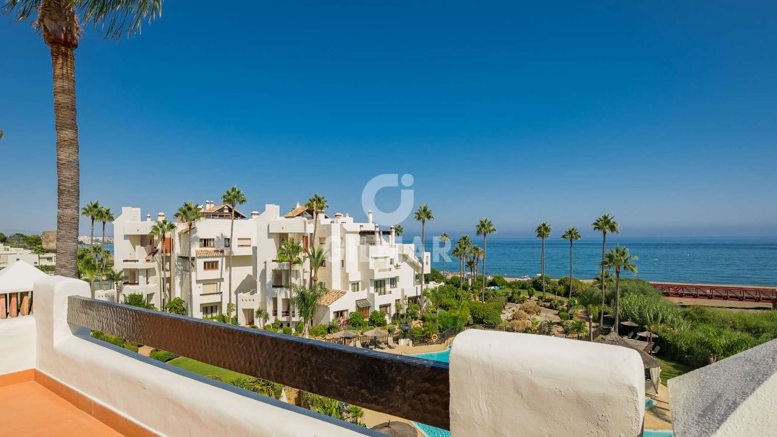 3 sovrum Takvåning till salu i Estepona med pool - 2 995 000 € (Ref: 9293424)