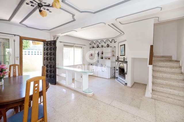 4 chambre Villa/Maison Mitoyenne à vendre à Los Boliches , Fuengirola avec piscine - 440 000 € (Ref: 9294793)