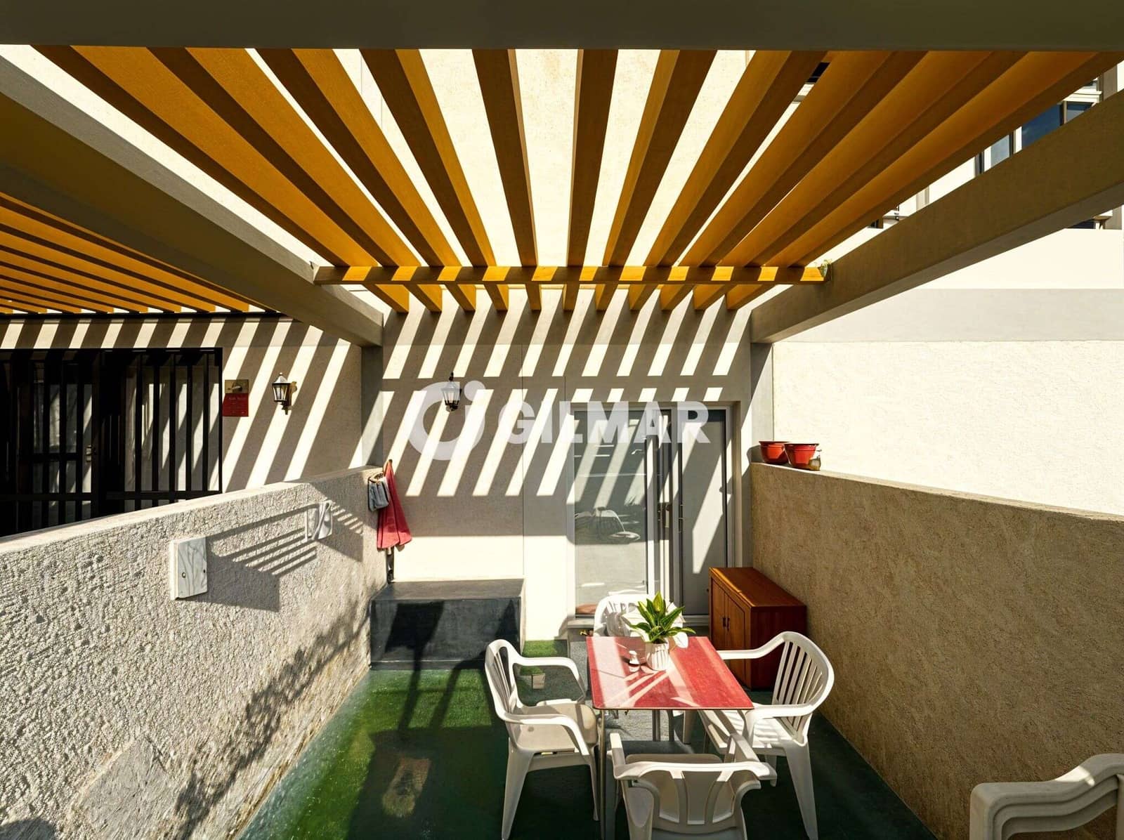 Studio for sale in Costa del Silencio with pool garage - € 142,500 (Ref: 9294799)