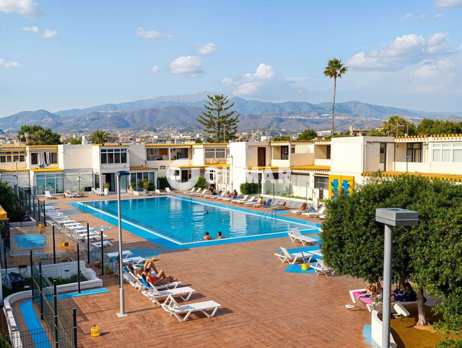 Studio for sale in Costa del Silencio with pool garage - € 142,500 (Ref: 9294799)