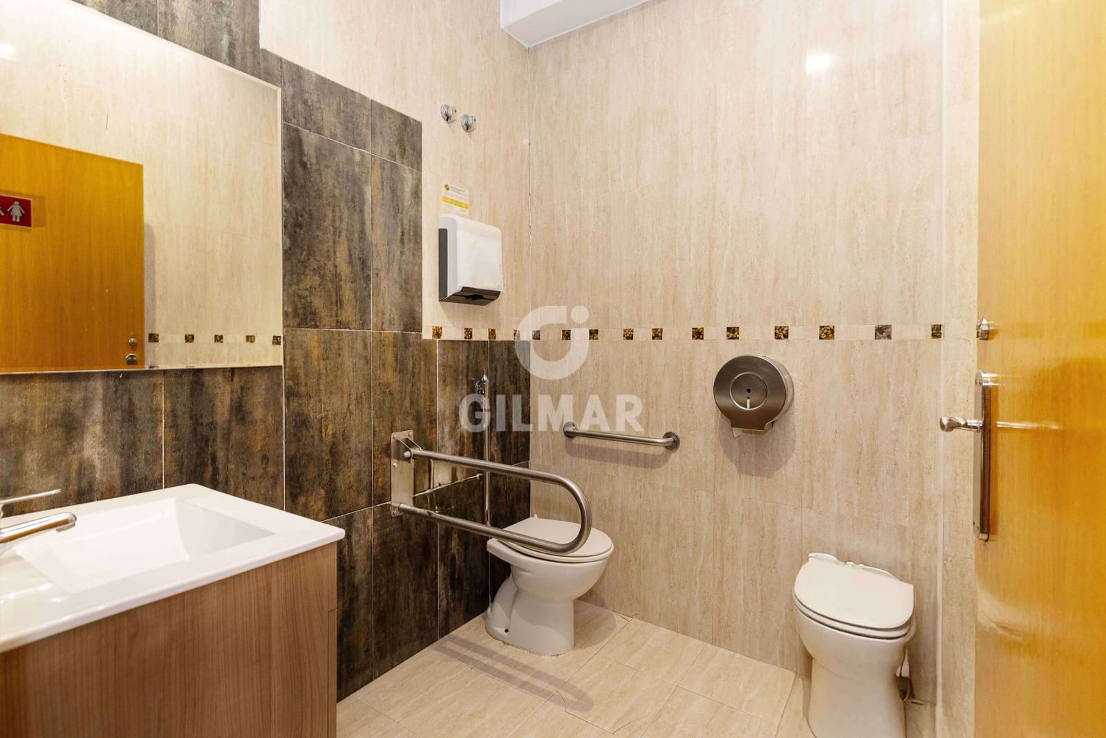 Commercieel te koop in Torremolinos - € 1.000.000 (Ref: 9294800)