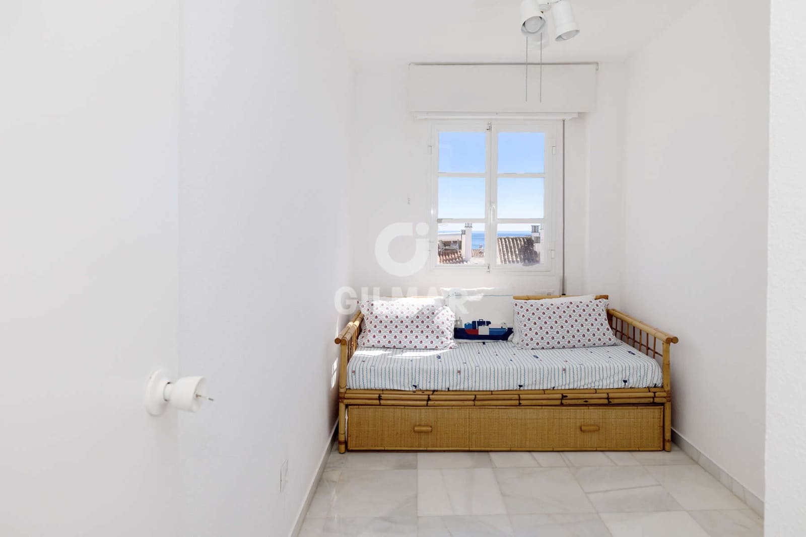 3 chambre Appartement à vendre à Estepona avec piscine - 650 000 € (Ref: 9297372)