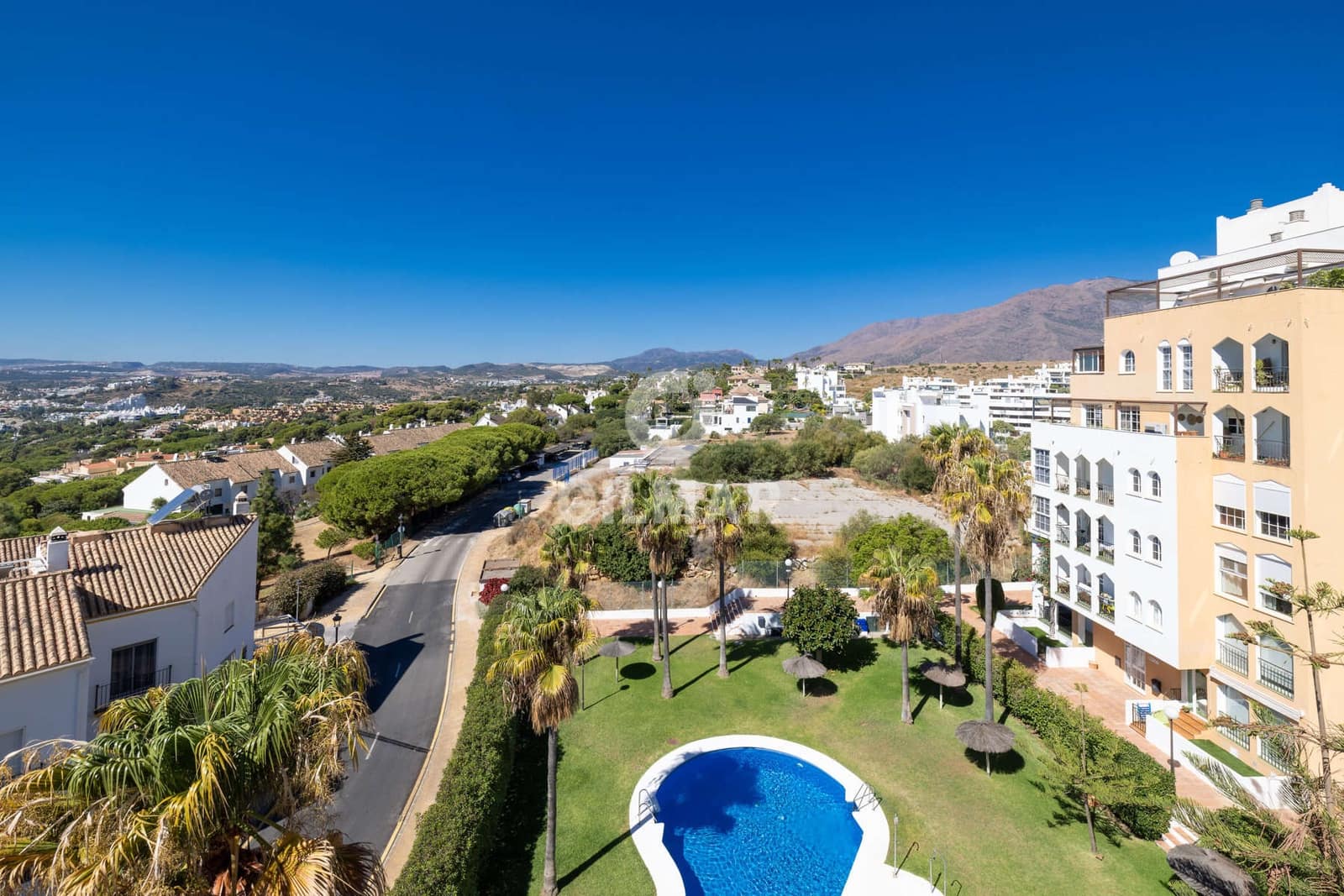 3 chambre Appartement à vendre à Estepona avec piscine - 650 000 € (Ref: 9297372)