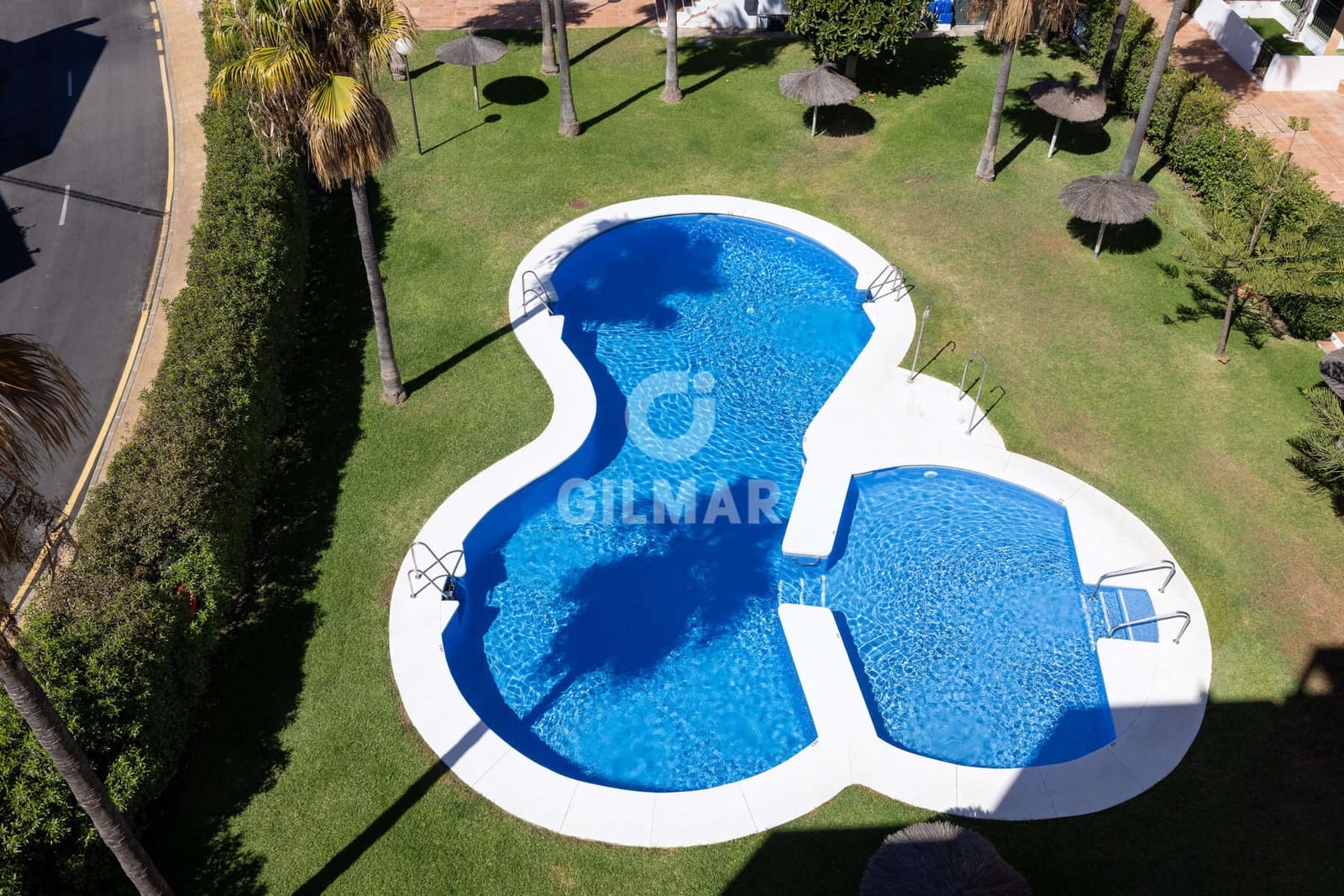 3 chambre Appartement à vendre à Estepona avec piscine - 650 000 € (Ref: 9297372)