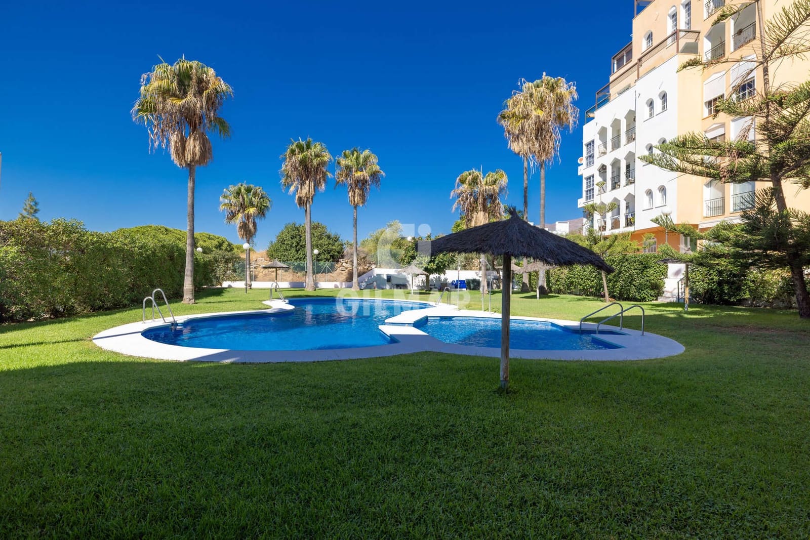 3 chambre Appartement à vendre à Estepona avec piscine - 650 000 € (Ref: 9297372)