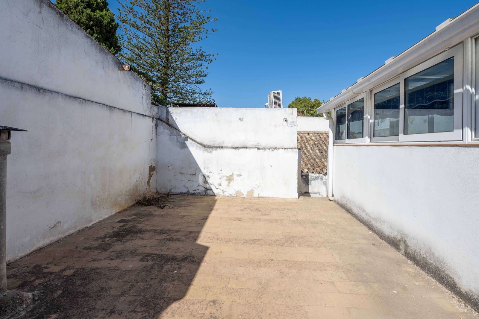 5 chambre Villa/Maison Mitoyenne à vendre à Bornos - 225 000 € (Ref: 9297385)