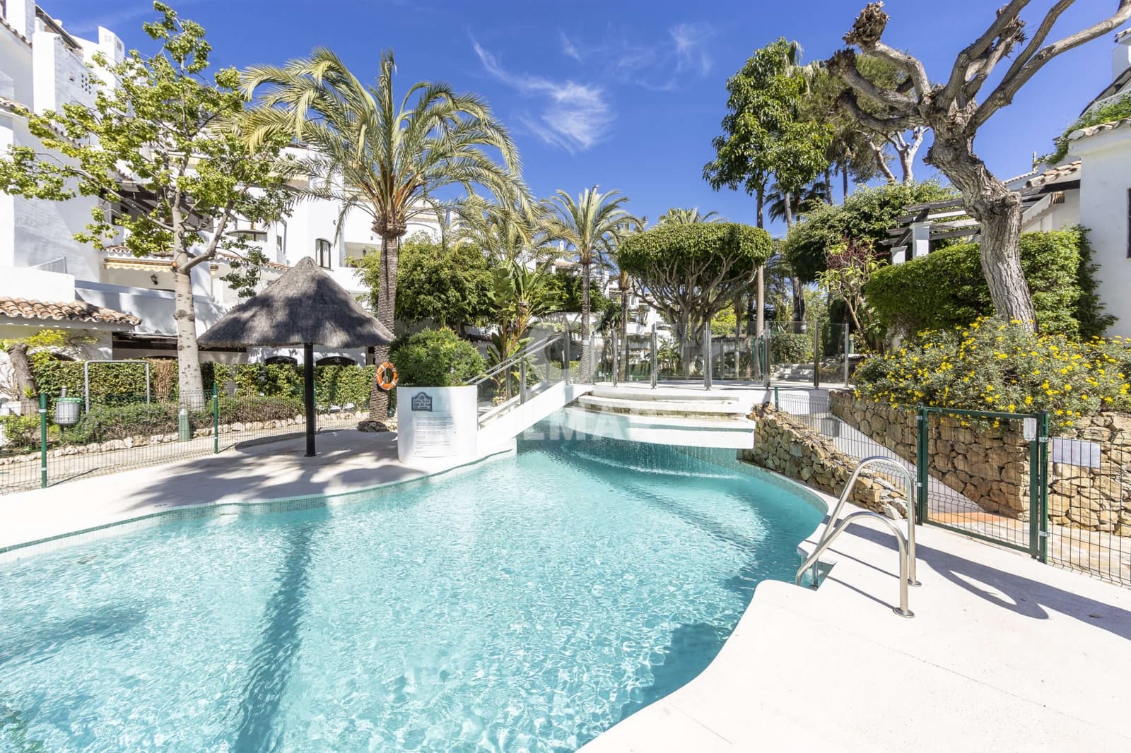3 soveværelse Lejlighed til salg i Marbella med swimmingpool - € 649.000 (Ref: 9298830)