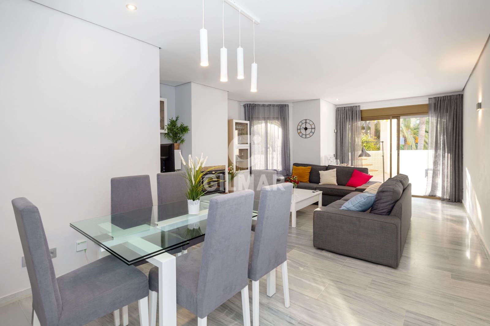 3 soveværelse Lejlighed til salg i Marbella med swimmingpool - € 649.000 (Ref: 9298830)