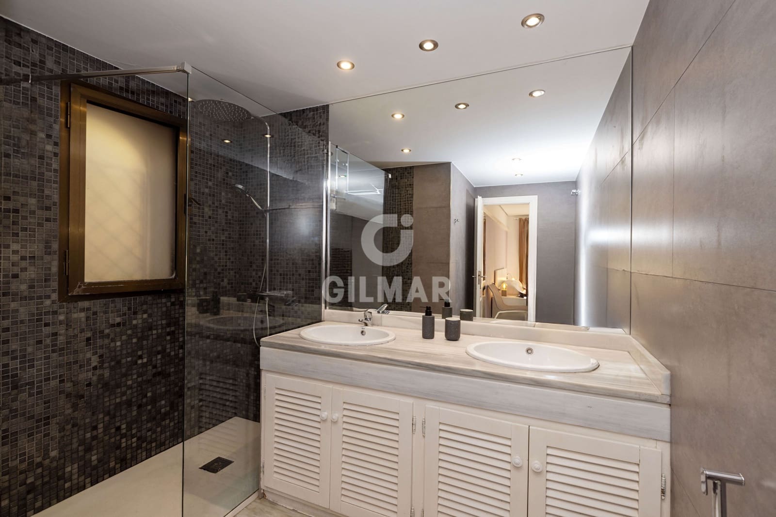 3 soveværelse Lejlighed til salg i Marbella med swimmingpool - € 649.000 (Ref: 9298830)