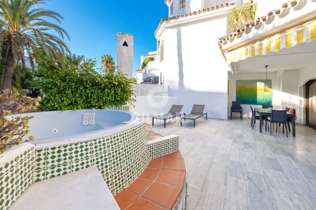 3 soveværelse Lejlighed til salg i Real de Zaragoza, Marbella med swimmingpool - € 649.000 (Ref: 9298830)