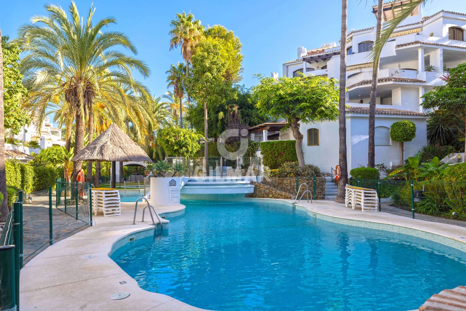 3 soveværelse Lejlighed til salg i Marbella med swimmingpool - € 649.000 (Ref: 9298830)