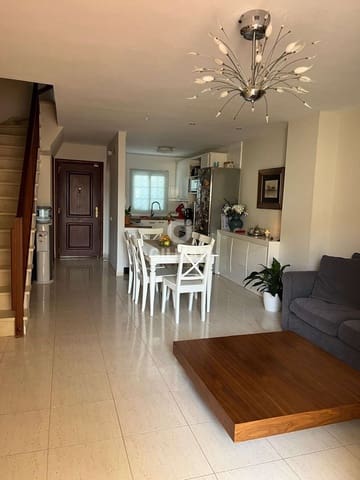 3 makuuhuone Rivitalo myytävänä paikassa El Medano, Granadilla de Abona mukana uima-altaan 
autotalli - 404 000 € (Ref: 9309303)