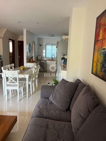 3 makuuhuone Rivitalo myytävänä paikassa El Medano, Granadilla de Abona mukana uima-altaan 
autotalli - 404 000 € (Ref: 9309303)