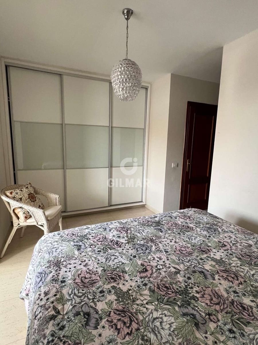 3 soveværelse Rækkehus til salg i El Medano med swimmingpool garage - € 404.000 (Ref: 9309303)