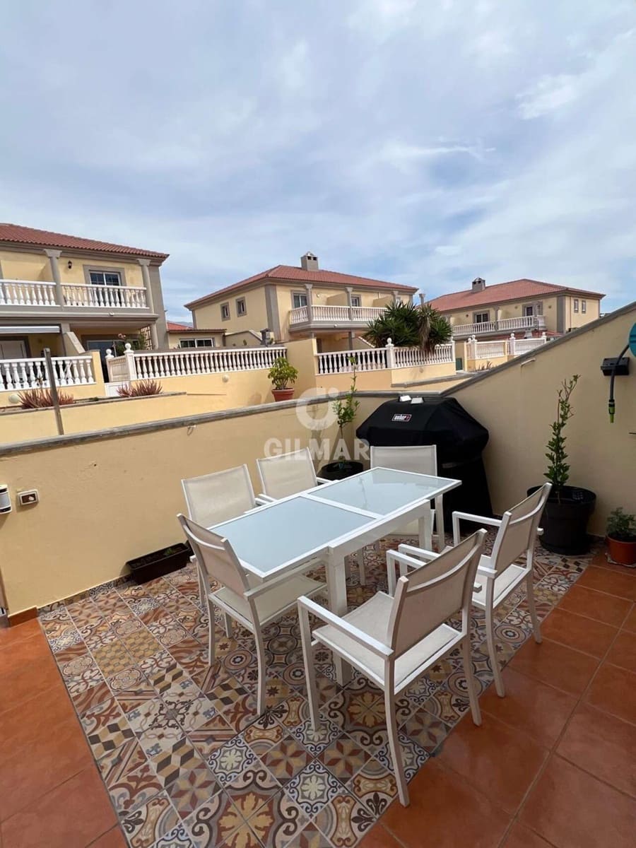 3 soveværelse Rækkehus til salg i El Medano med swimmingpool garage - € 404.000 (Ref: 9309303)