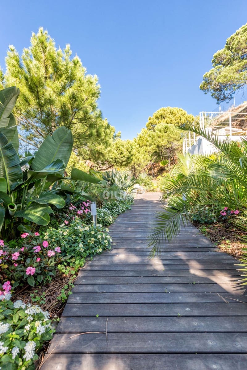 6 sypialnia Willa na sprzedaż w Estepona z basenem - 3 990 000 € (Ref: 9311859)