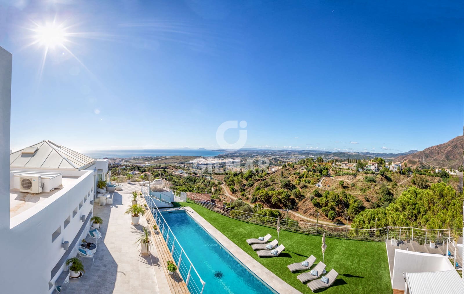 6 sypialnia Willa na sprzedaż w Estepona z basenem - 3 990 000 € (Ref: 9311859)