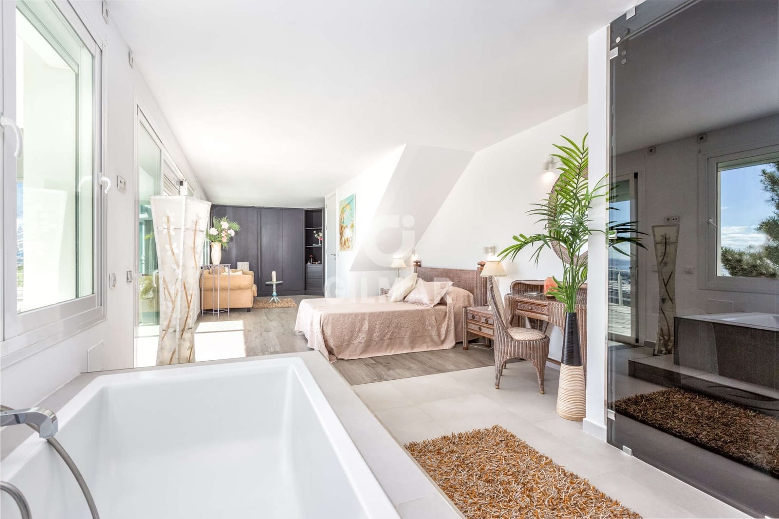 6 sypialnia Willa na sprzedaż w Estepona z basenem - 3 990 000 € (Ref: 9311859)