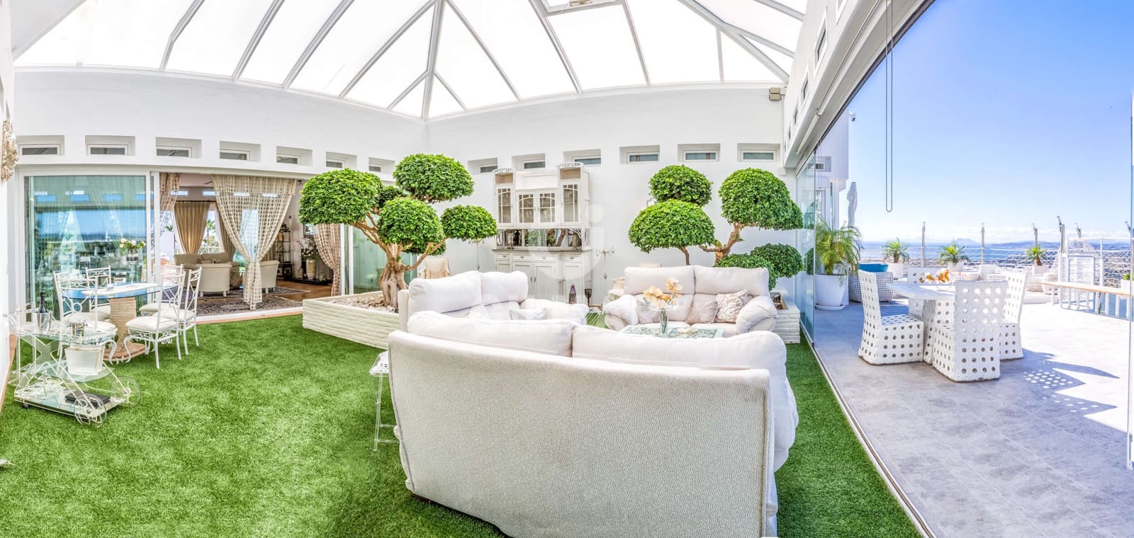 6 sypialnia Willa na sprzedaż w Estepona z basenem - 3 990 000 € (Ref: 9311859)