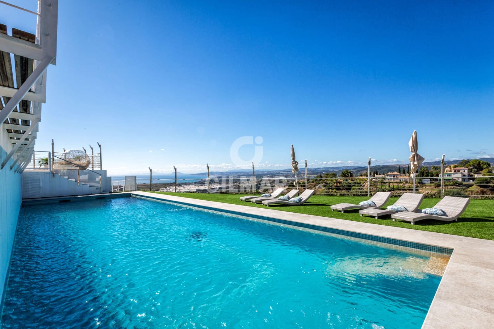 6 sypialnia Willa na sprzedaż w Estepona z basenem - 3 990 000 € (Ref: 9311859)