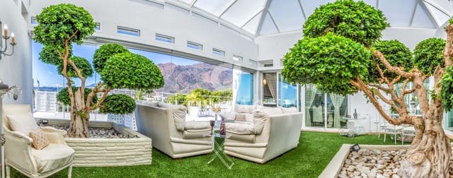 6 sypialnia Willa na sprzedaż w Zona Calvario, Estepona z basenem - 3 990 000 € (Ref: 9311859)