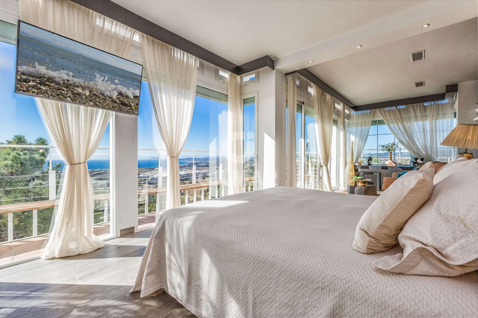 6 sypialnia Willa na sprzedaż w Estepona z basenem - 3 990 000 € (Ref: 9311859)