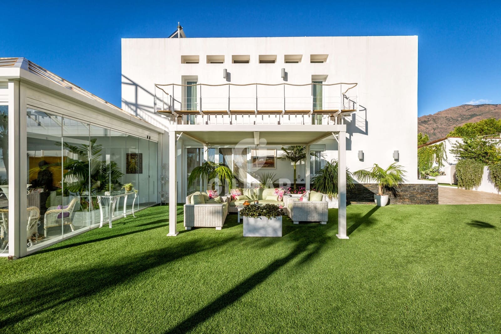 6 sypialnia Willa na sprzedaż w Estepona z basenem - 3 990 000 € (Ref: 9311859)