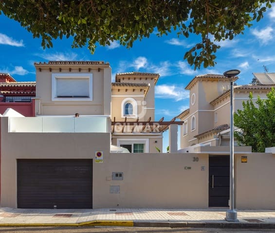 6 soveværelse Semi-Rækkehus til salg i Torremolinos med swimmingpool garage - € 975.000 (Ref: 9312071)