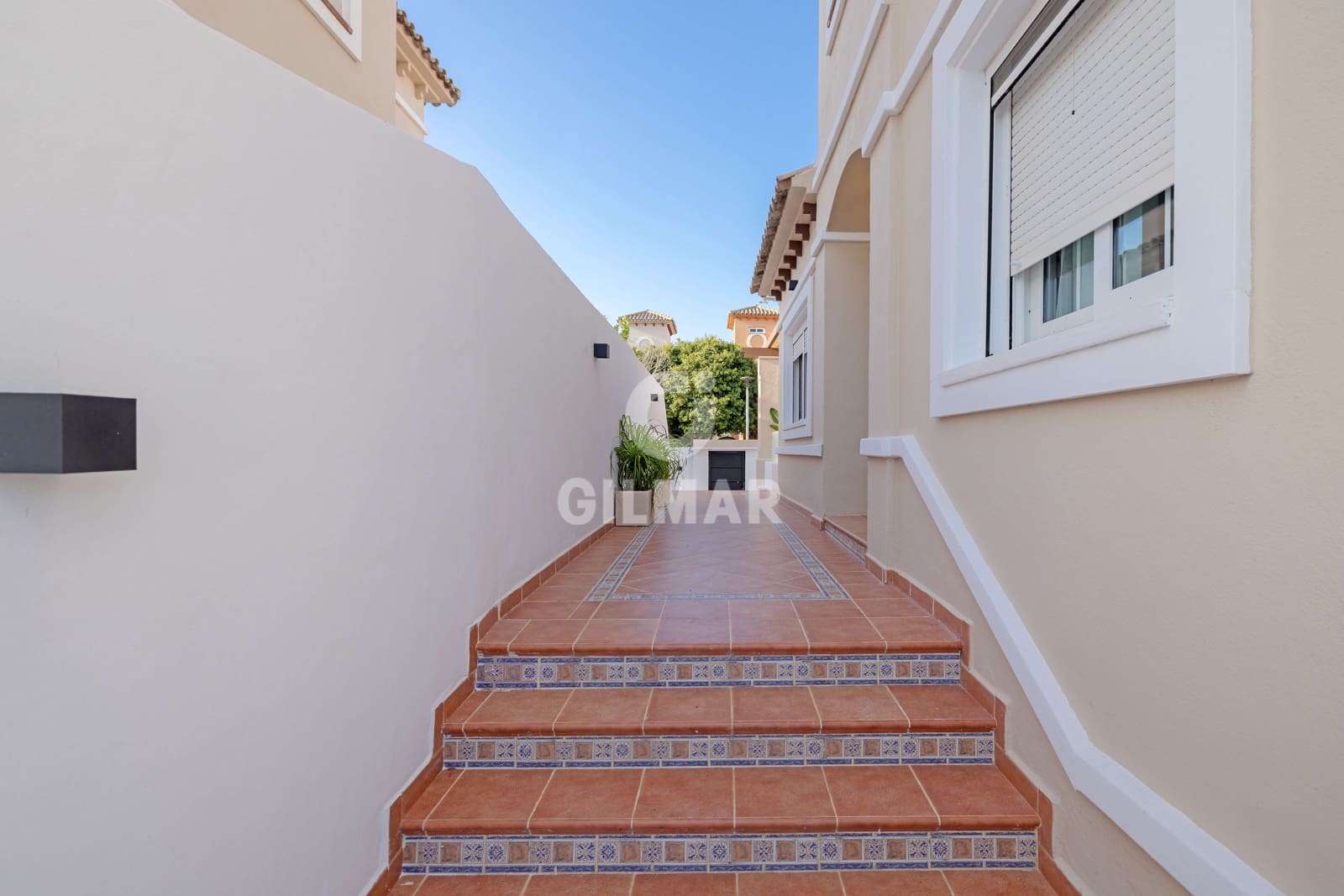 6 soverom Kjedet enebolig til salgs i Torremolinos med svømmebasseng garasje - € 975 000 (Ref: 9312071)