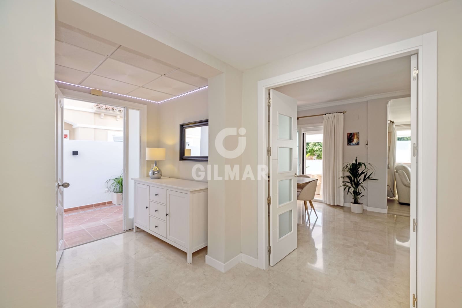 6 soverom Kjedet enebolig til salgs i Torremolinos med svømmebasseng garasje - € 975 000 (Ref: 9312071)