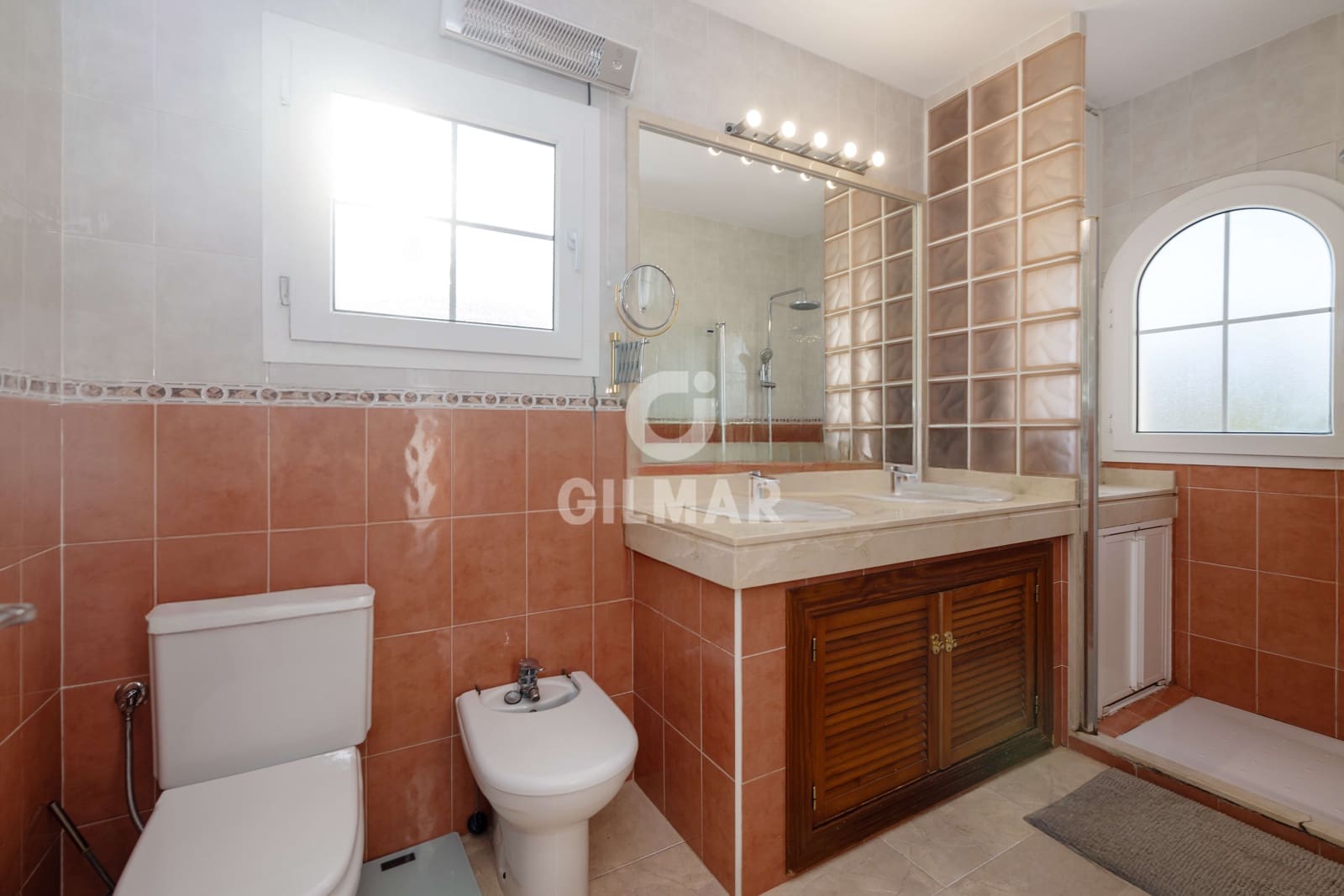 6 soverom Kjedet enebolig til salgs i Torremolinos med svømmebasseng garasje - € 975 000 (Ref: 9312071)