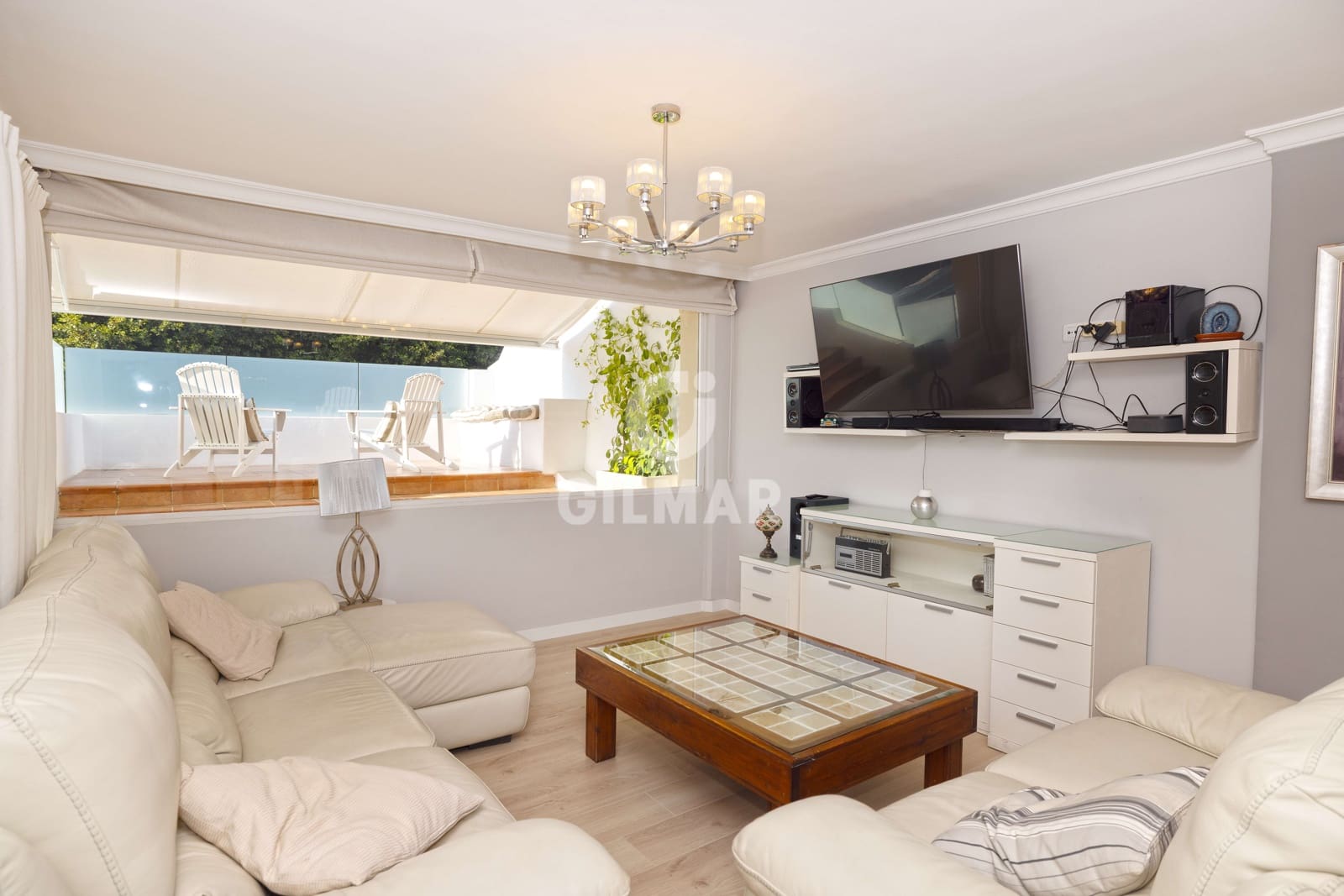 6 soverom Kjedet enebolig til salgs i Torremolinos med svømmebasseng garasje - € 975 000 (Ref: 9312071)