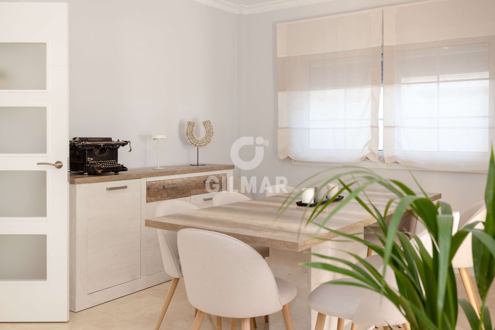 6 soverom Kjedet enebolig til salgs i Torremolinos med svømmebasseng garasje - € 975 000 (Ref: 9312071)