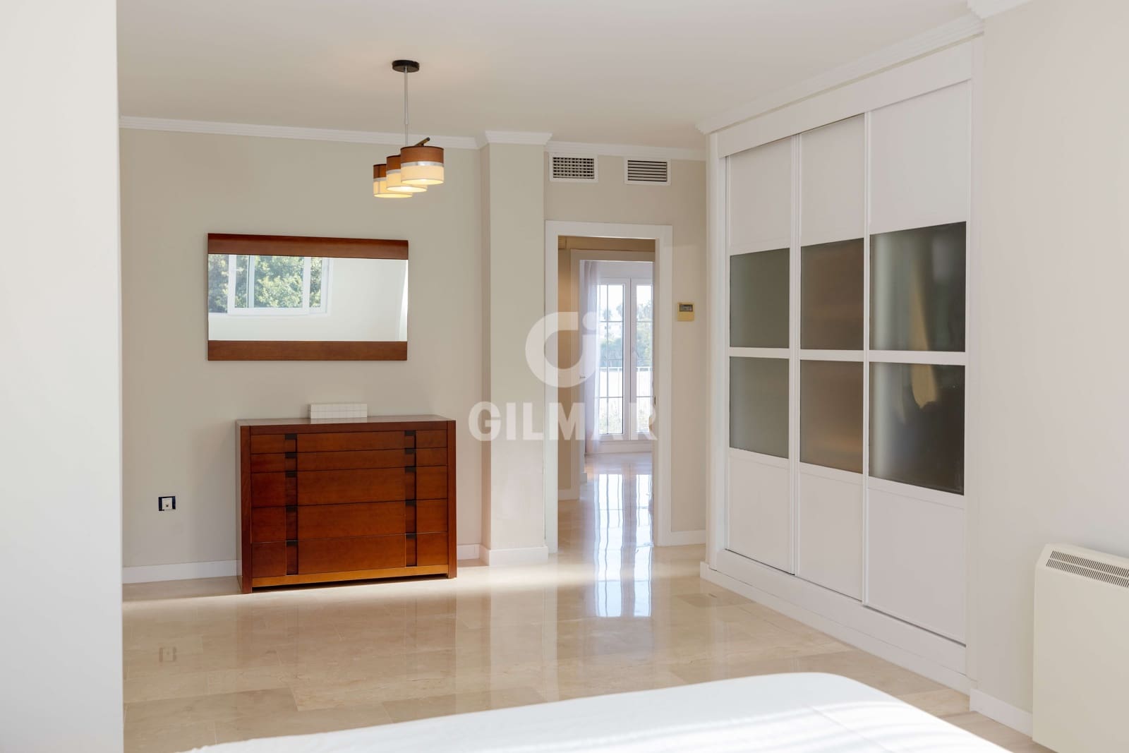 6 soverom Kjedet enebolig til salgs i Torremolinos med svømmebasseng garasje - € 975 000 (Ref: 9312071)