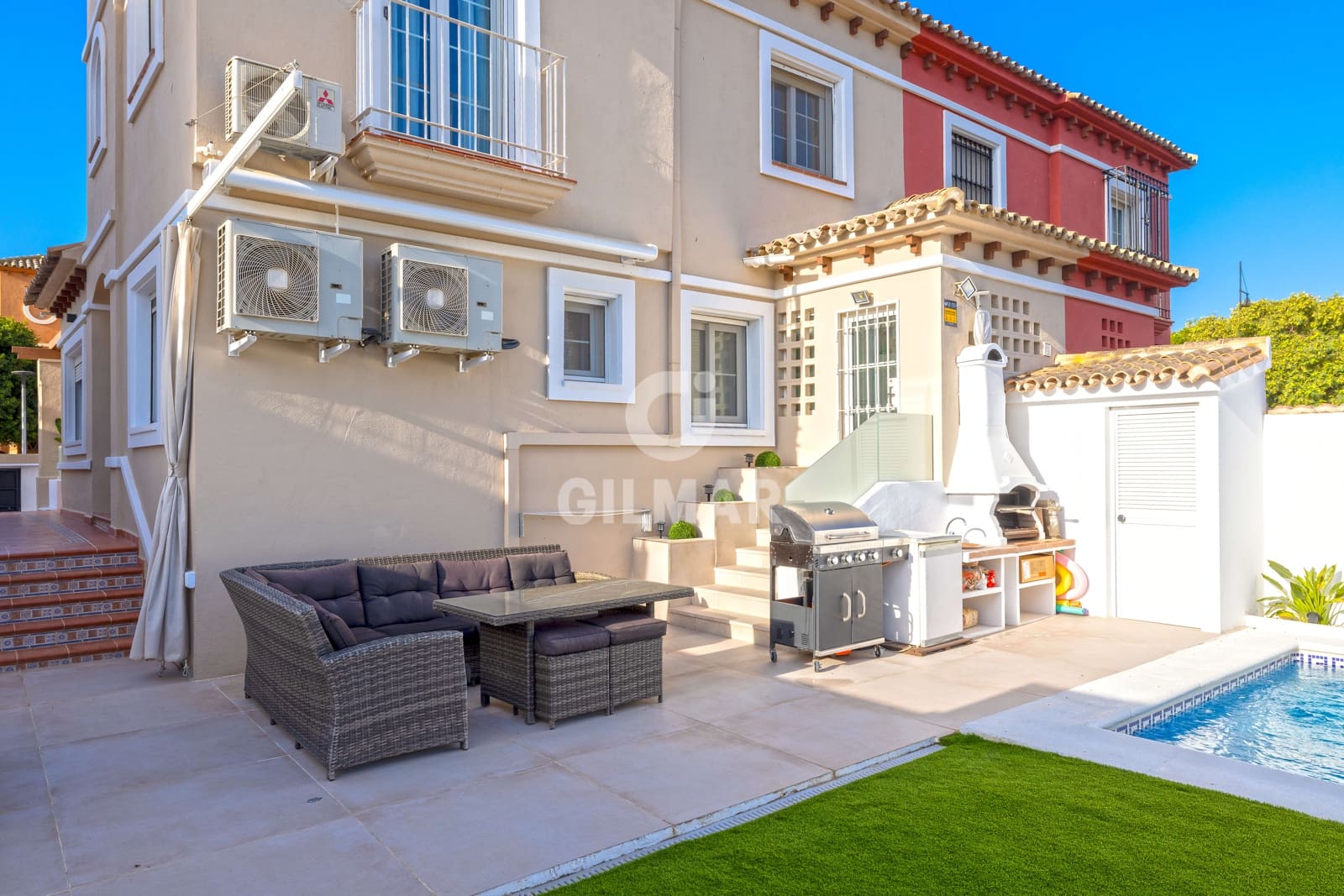 6 soverom Kjedet enebolig til salgs i Torremolinos med svømmebasseng garasje - € 975 000 (Ref: 9312071)