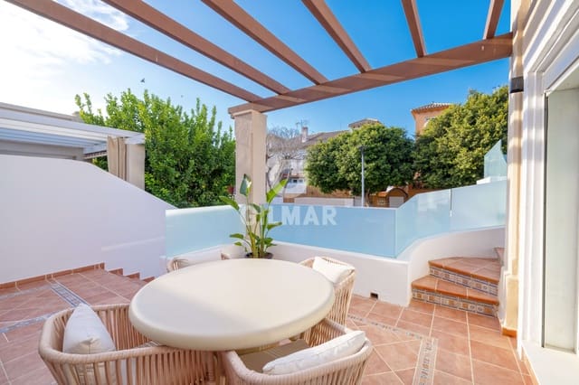 6 soveværelse Semi-Rækkehus til salg i Torremolinos med swimmingpool garage - € 975.000 (Ref: 9312071)