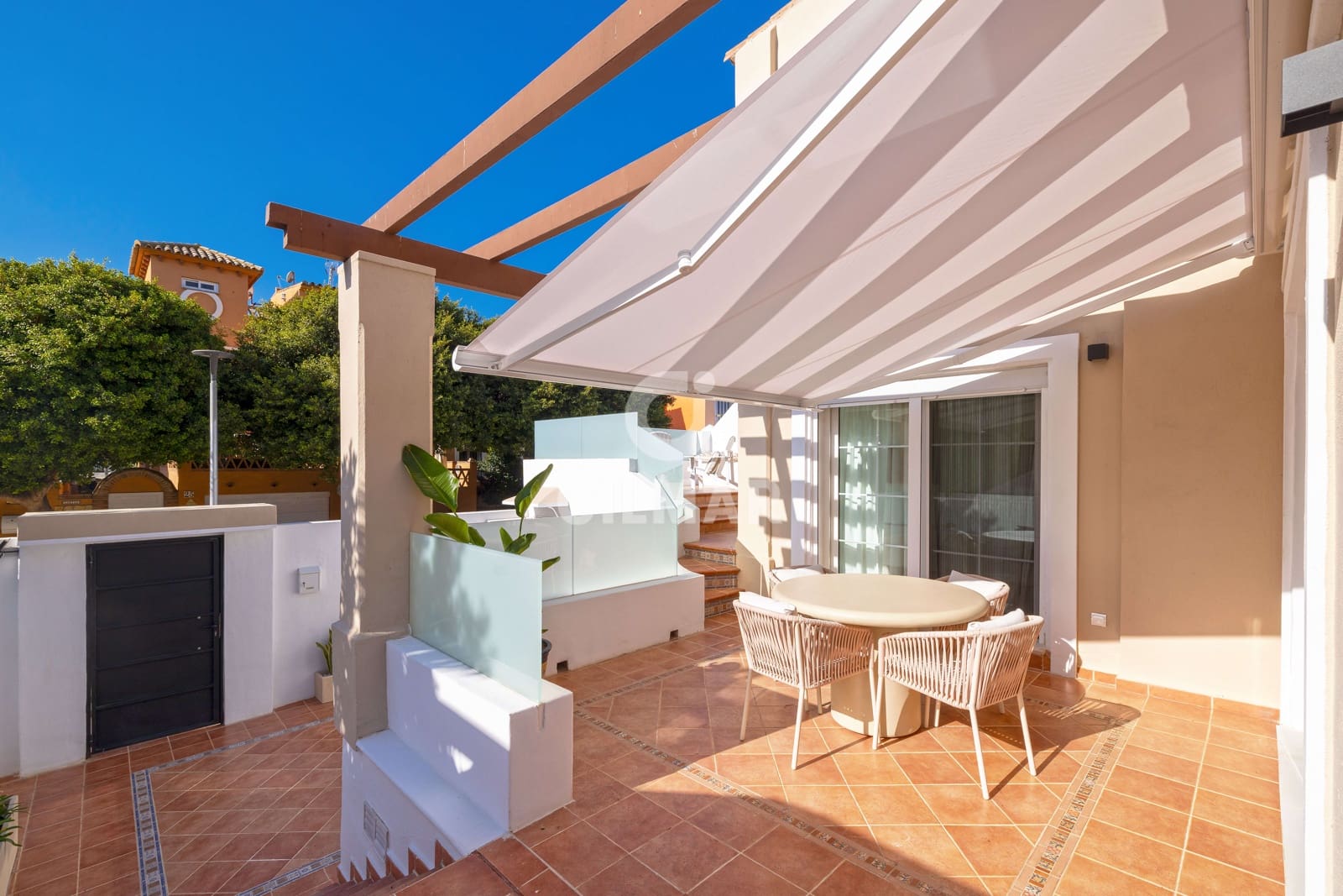 6 soverom Kjedet enebolig til salgs i Torremolinos med svømmebasseng garasje - € 975 000 (Ref: 9312071)