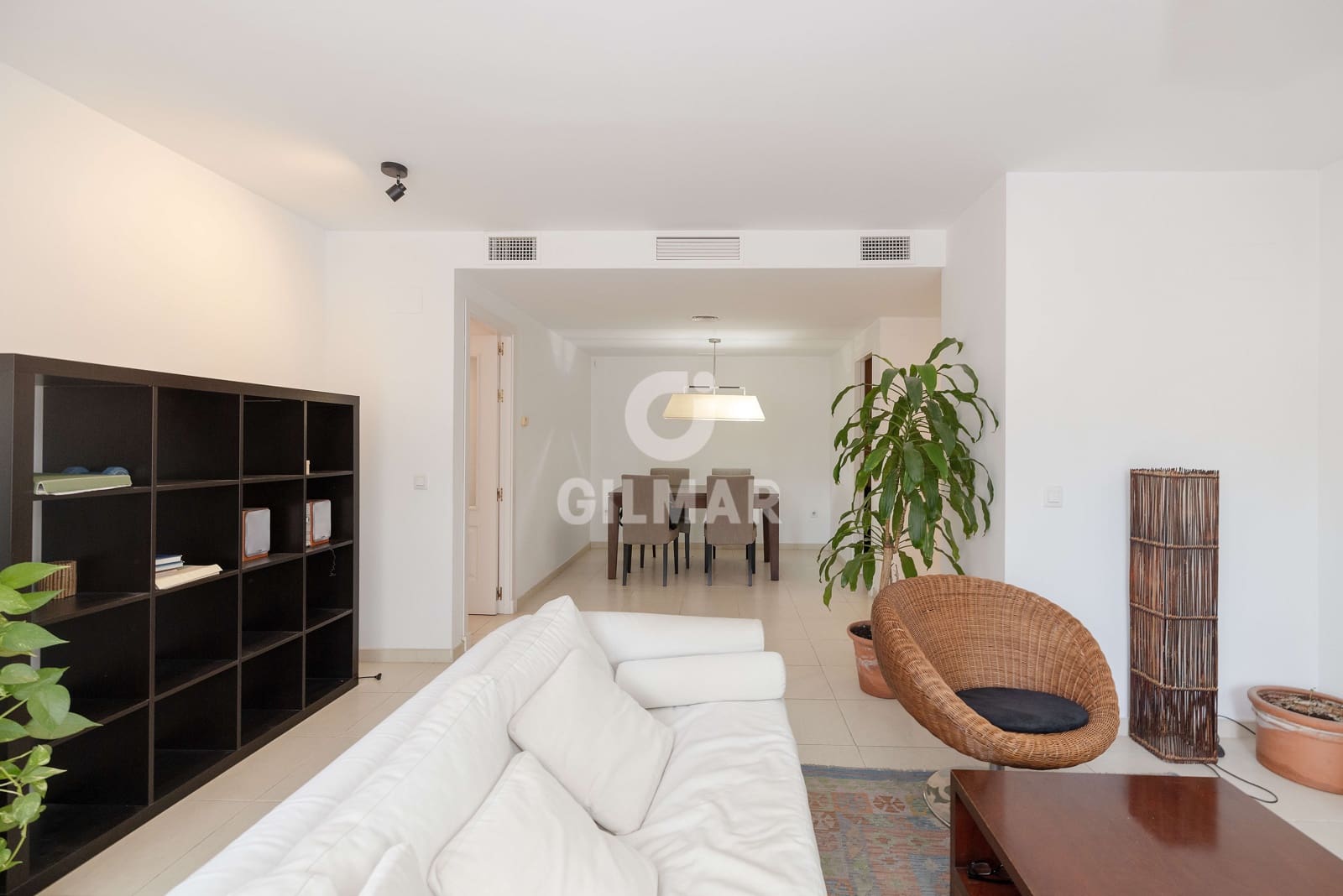 Piso de 2 habitaciones en Benalmadena Costa en venta con piscina garaje - 350.000 € (Ref: 9312074)