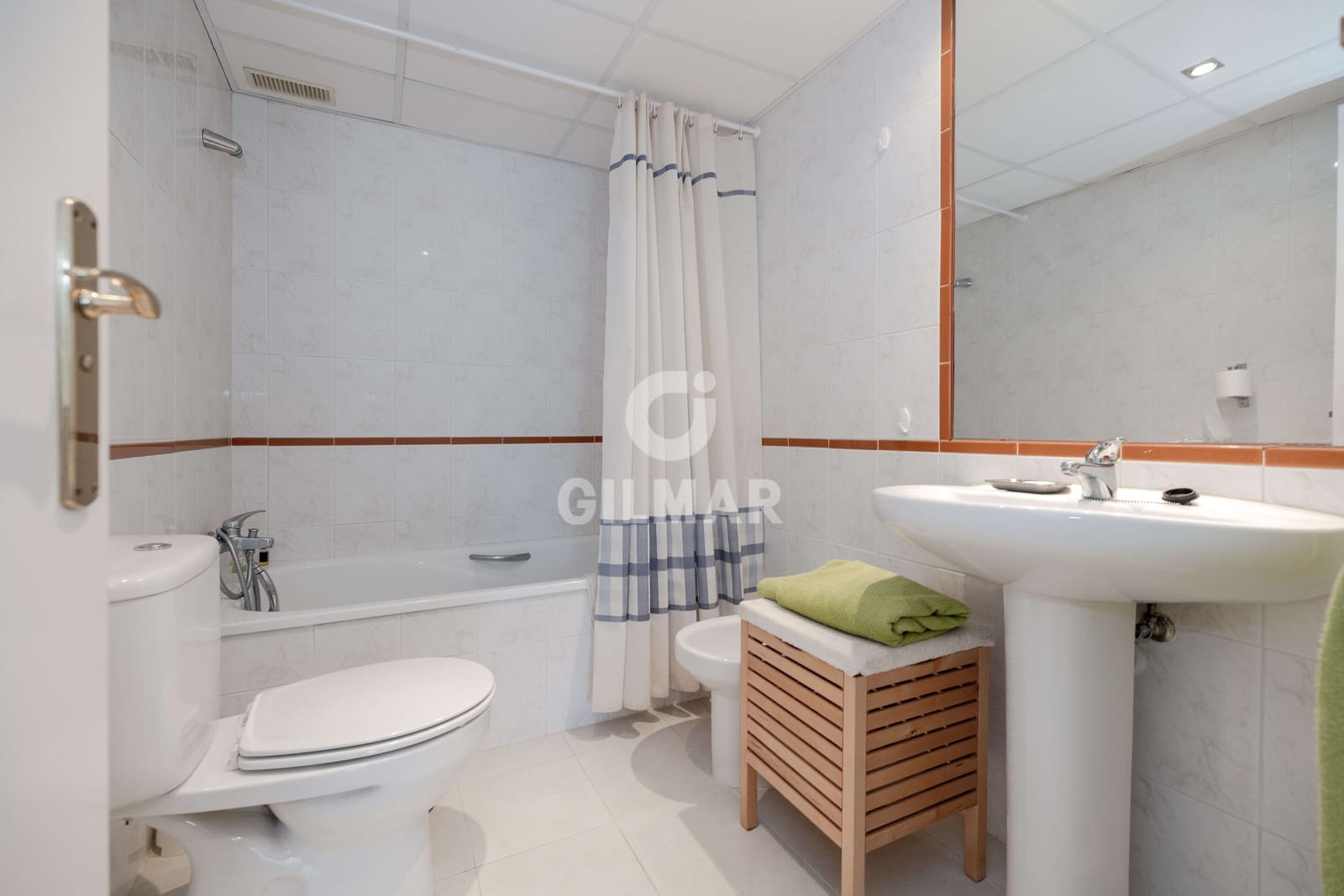 Piso de 2 habitaciones en Benalmadena Costa en venta con piscina garaje - 350.000 € (Ref: 9312074)