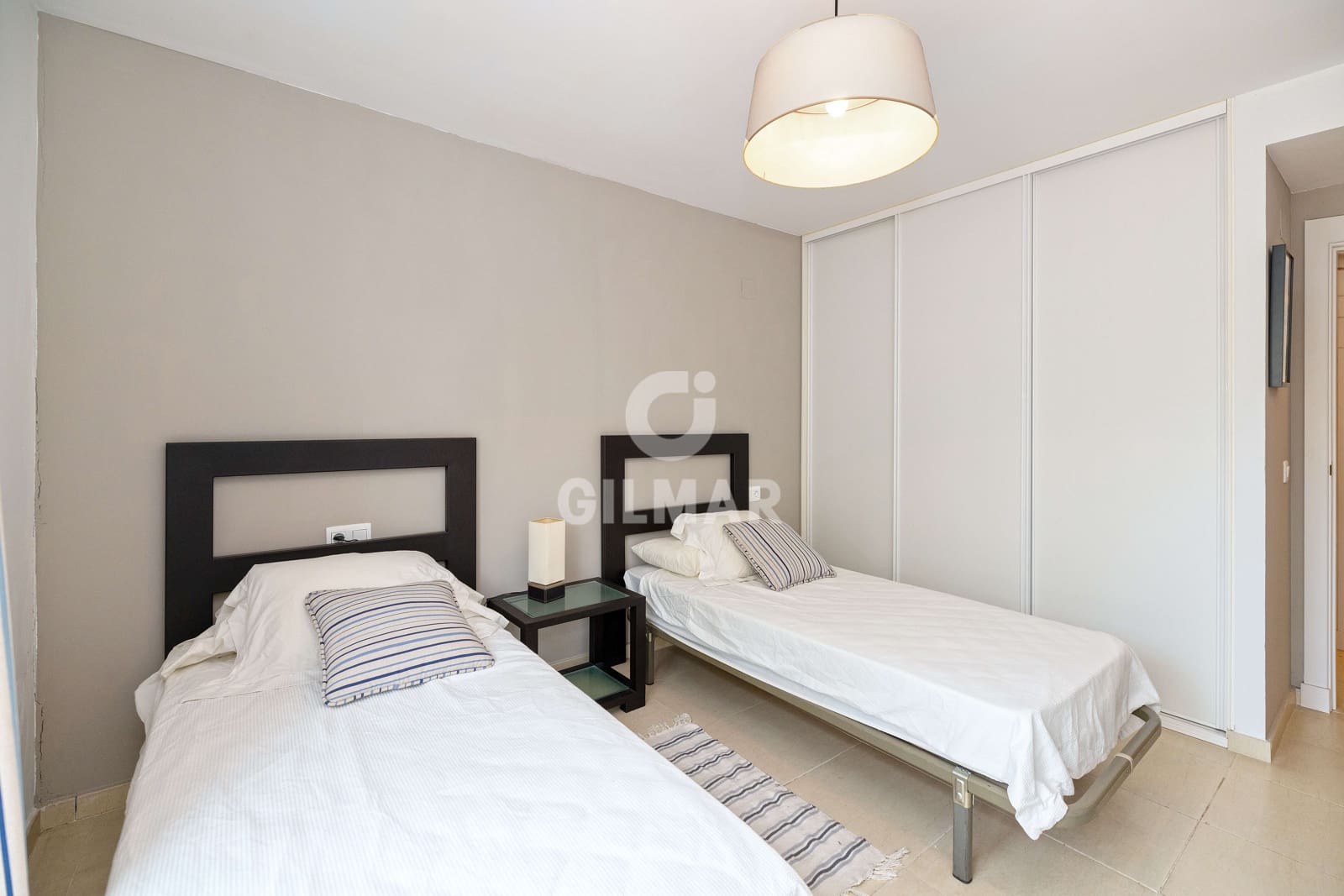 Piso de 2 habitaciones en Benalmadena Costa en venta con piscina garaje - 350.000 € (Ref: 9312074)