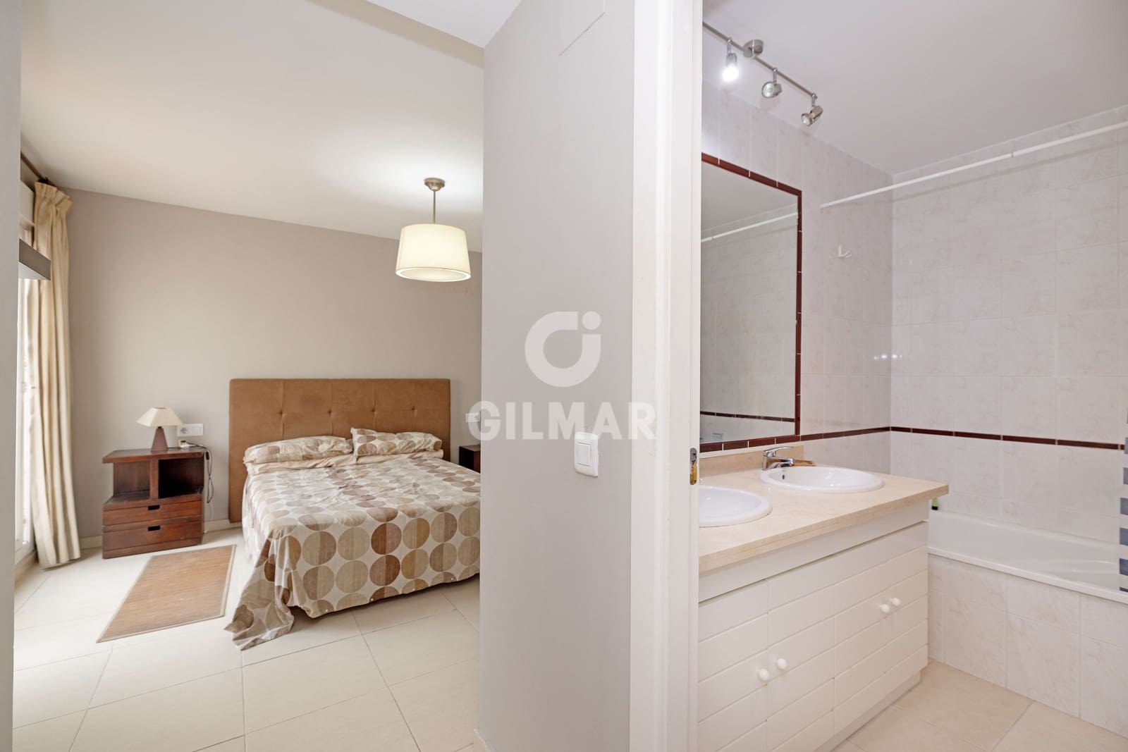Piso de 2 habitaciones en Benalmadena Costa en venta con piscina garaje - 350.000 € (Ref: 9312074)
