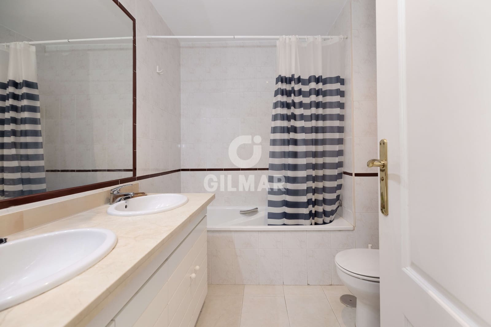 Piso de 2 habitaciones en Benalmadena Costa en venta con piscina garaje - 350.000 € (Ref: 9312074)