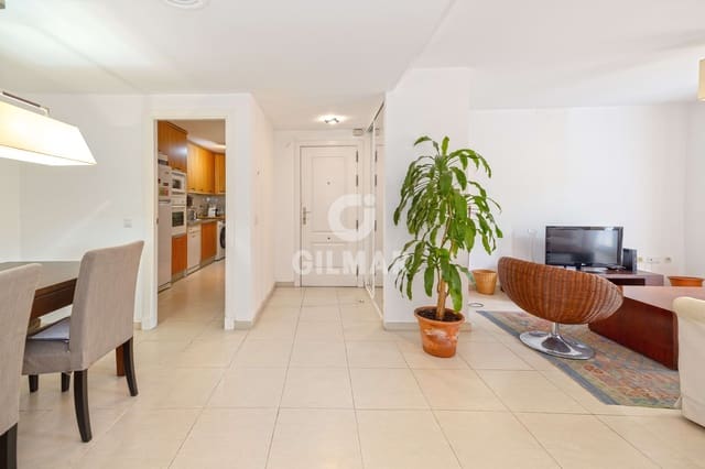 Piso de 2 habitaciones en Benalmadena Costa, Benalmádena en venta con piscina garaje - 350.000 € (Ref: 9312074)