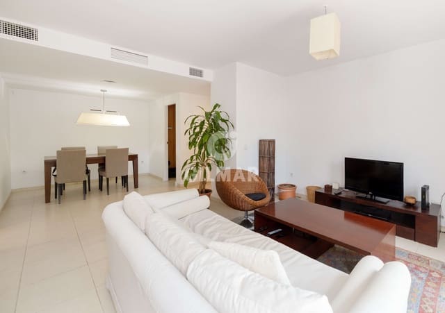 Piso de 2 habitaciones en Benalmadena Costa, Benalmádena en venta con piscina garaje - 350.000 € (Ref: 9312074)