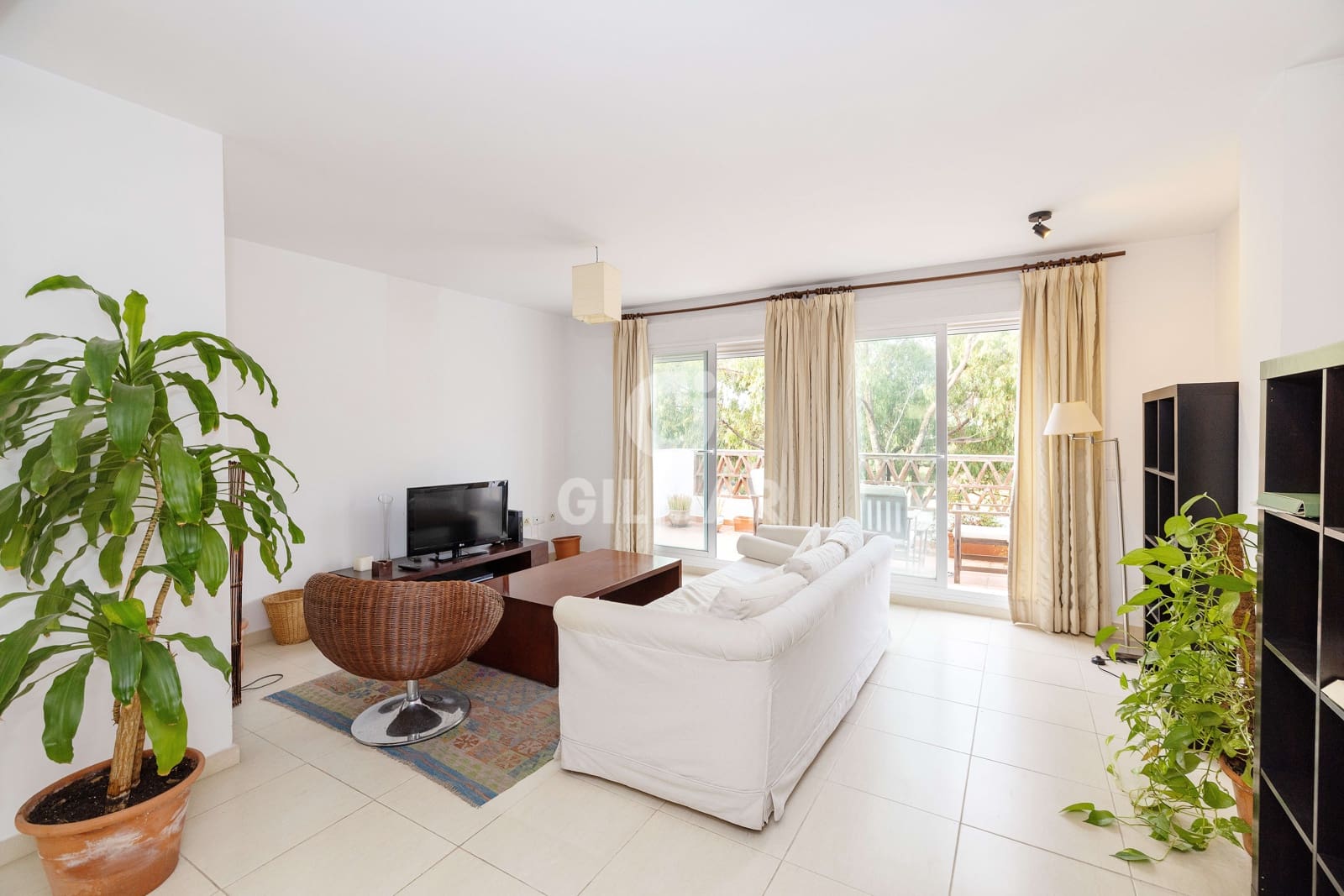 Piso de 2 habitaciones en Benalmadena Costa en venta con piscina garaje - 350.000 € (Ref: 9312074)