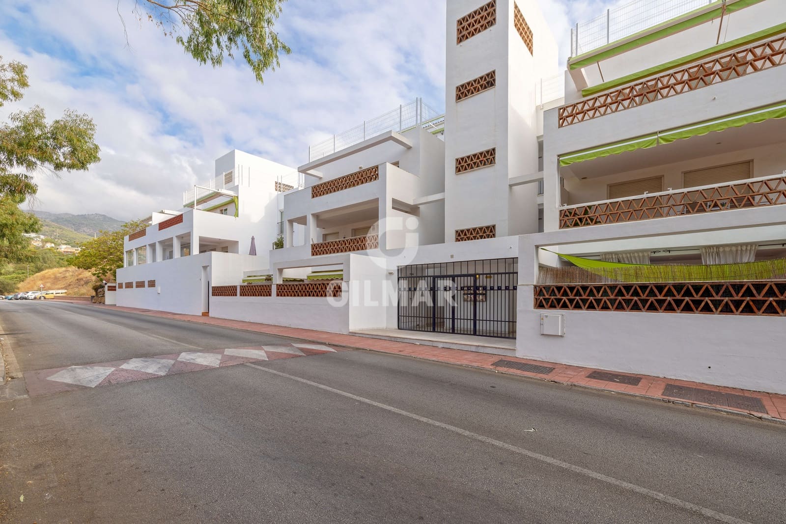 Piso de 2 habitaciones en Benalmadena Costa en venta con piscina garaje - 350.000 € (Ref: 9312074)
