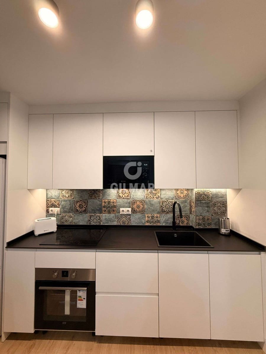 Piso de 2 habitaciones en Torremolinos en venta - 265.000 € (Ref: 9312075)