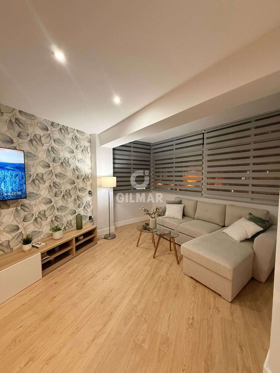 Piso de 2 habitaciones en Torremolinos en venta - 265.000 € (Ref: 9312075)