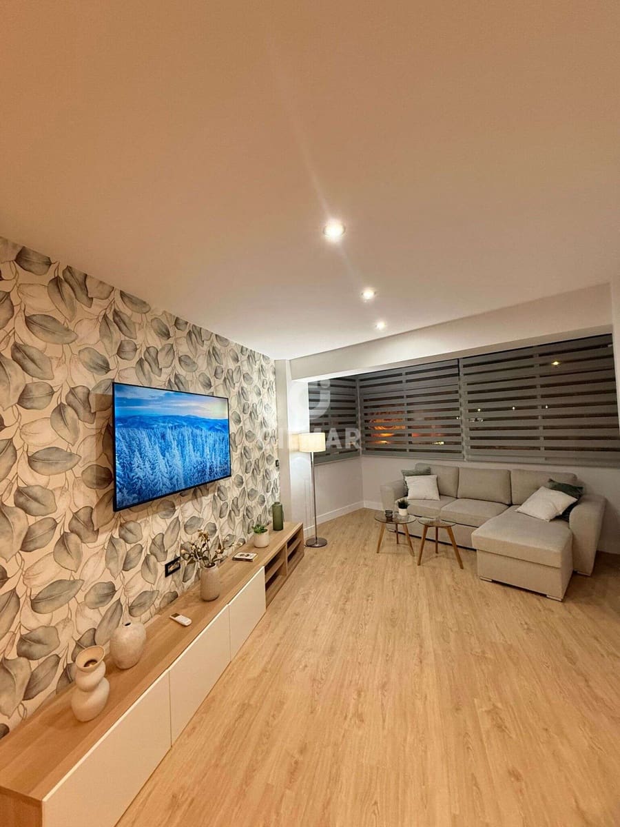 Piso de 2 habitaciones en Torremolinos en venta - 265.000 € (Ref: 9312075)