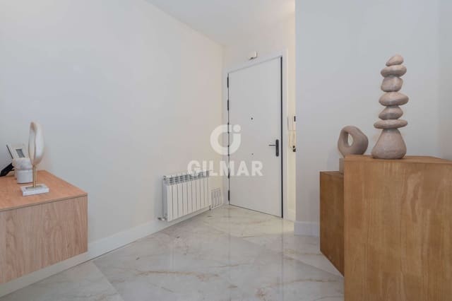 3 soveværelse Lejlighed til salg i Almagro, Madrid by - € 1.990.000 (Ref: 9315114)